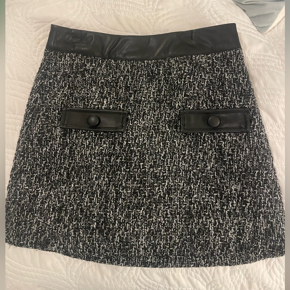 DO+BE tweed leather skirt